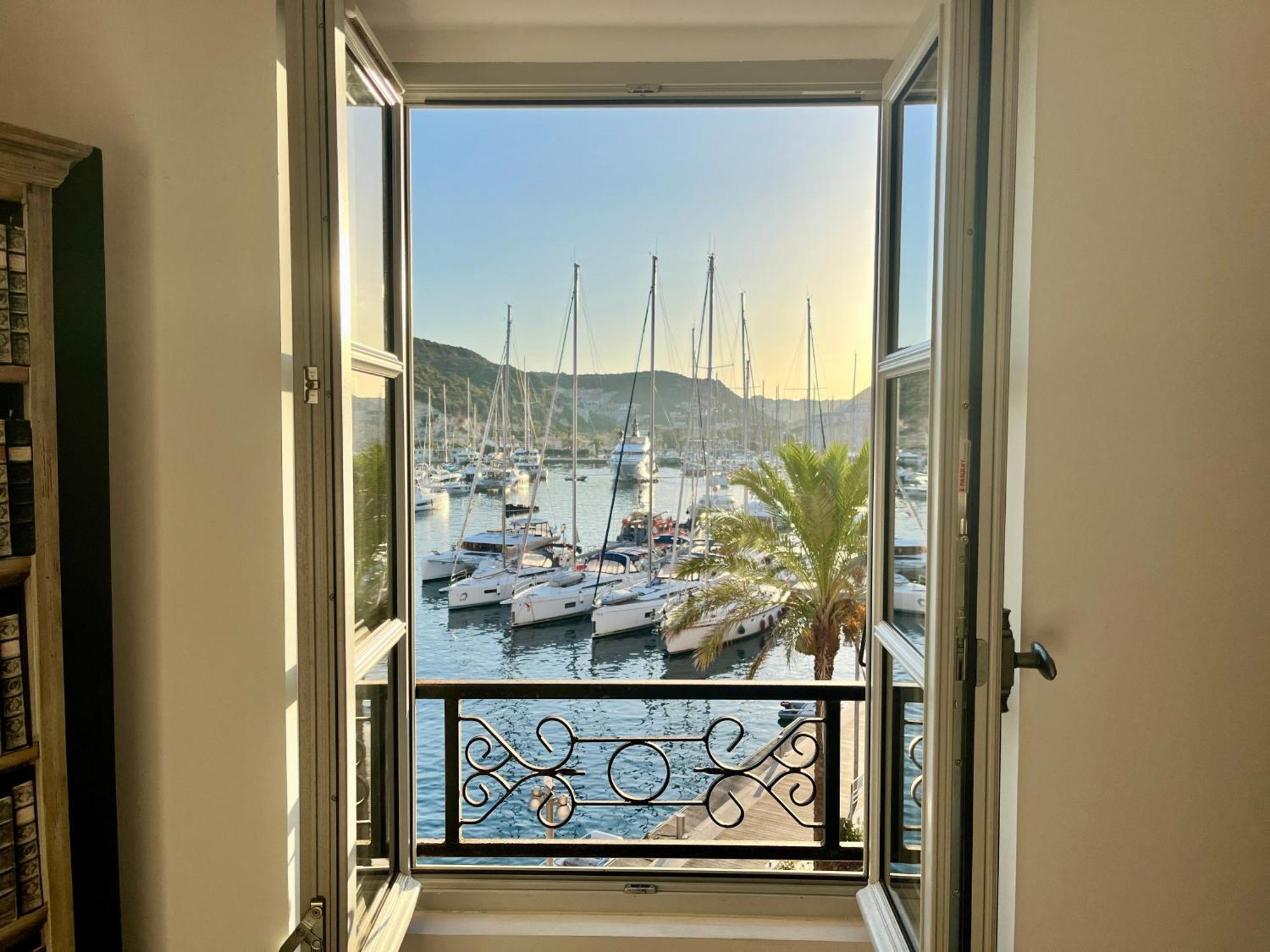 Apartment Joli T3 Sur Le Port De Bonifacio Avec Vue *